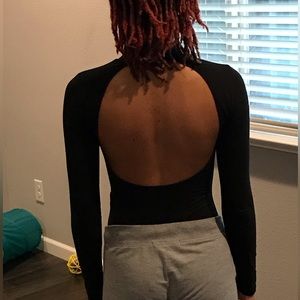 Fashion Nova Black bodysuit XS, long sleeve turtleneck, open back